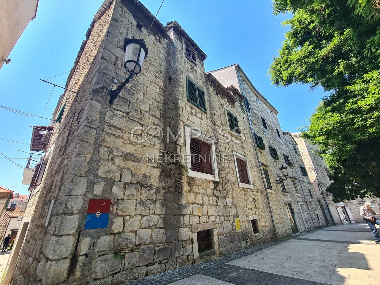 Kamena kuća u centru Splita Radunice, 199.40 m2 (prodaja)