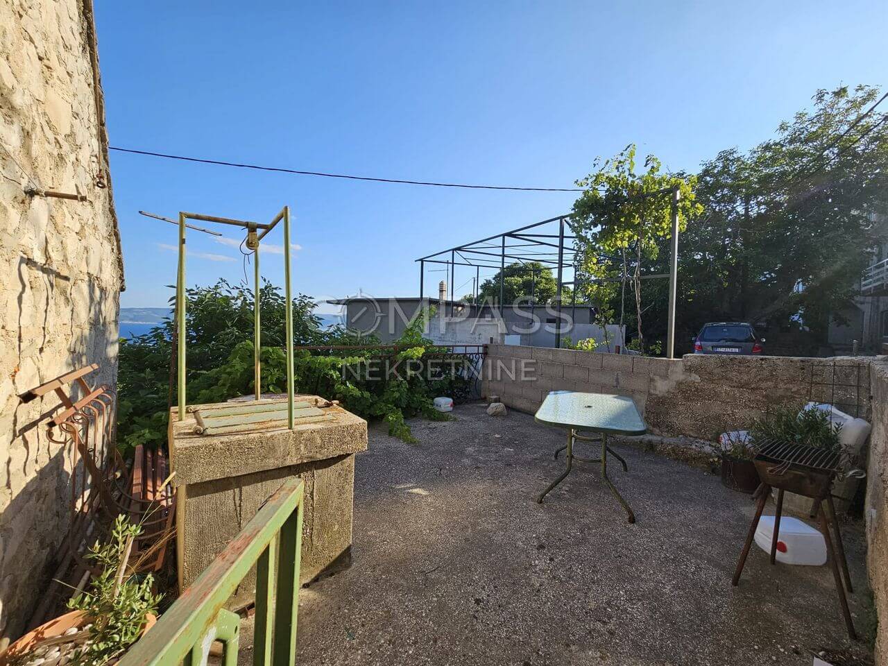 Kamena kuća i zemljište u Marušićima - prodaja