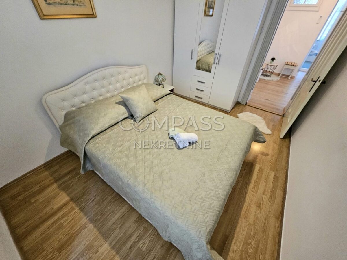 Stan sa prekrasnom okućnicom, Bačvice, Split, 69.00 m2 (iznajmljivanje)