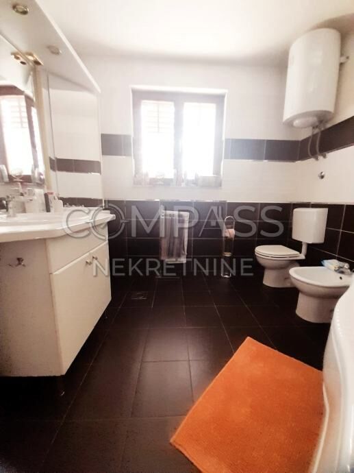 Prekrasna kuća, Dragovode, Split, 394.00 m2 (prodaja)