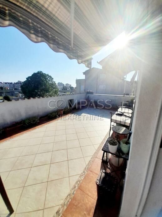 Prekrasna kuća, Dragovode, Split, 394.00 m2 (prodaja)