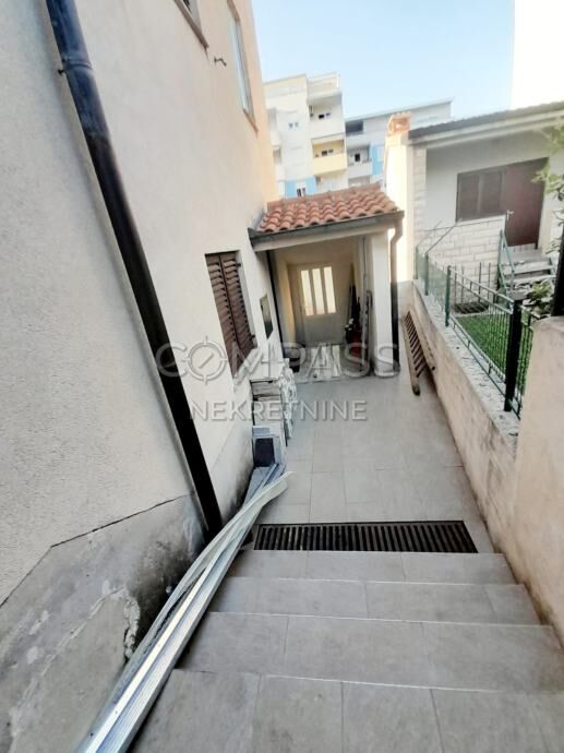 Prekrasna kuća, Dragovode, Split, 394.00 m2 (prodaja)